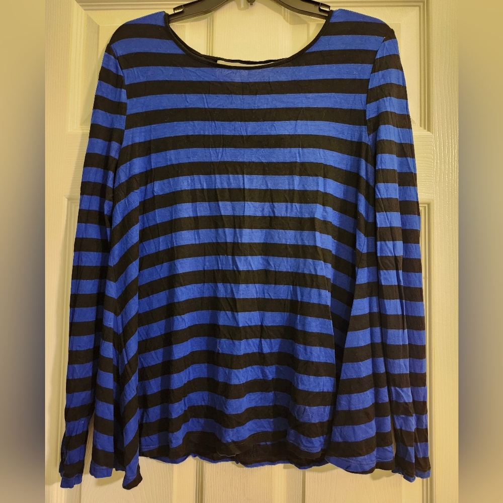 Cable & Gauge Black And Blue and Striped Top Size Medium